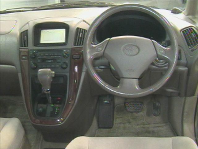 1999 Toyota Harrier