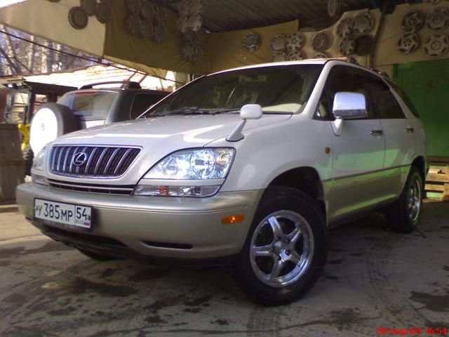 1999 Toyota Harrier