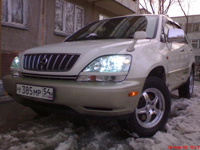 1999 Toyota Harrier