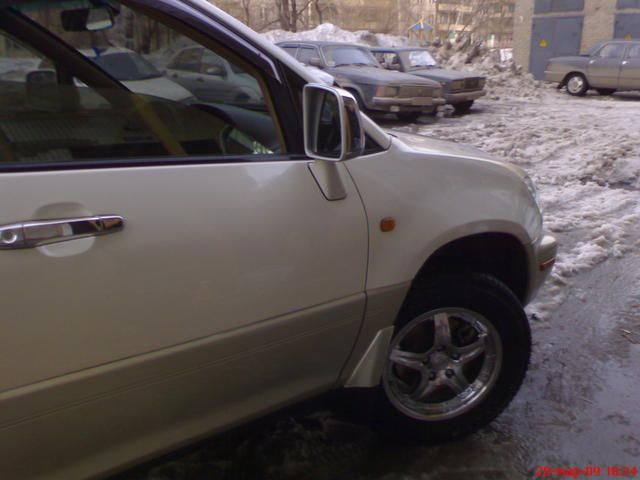 1999 Toyota Harrier