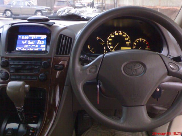 1999 Toyota Harrier