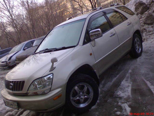 1999 Toyota Harrier
