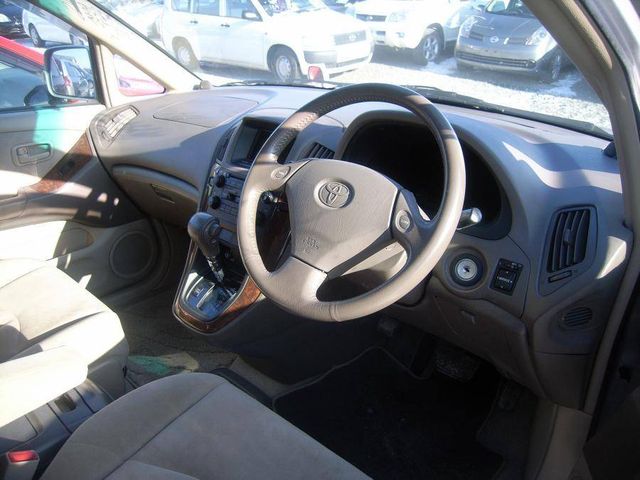 1999 Toyota Harrier