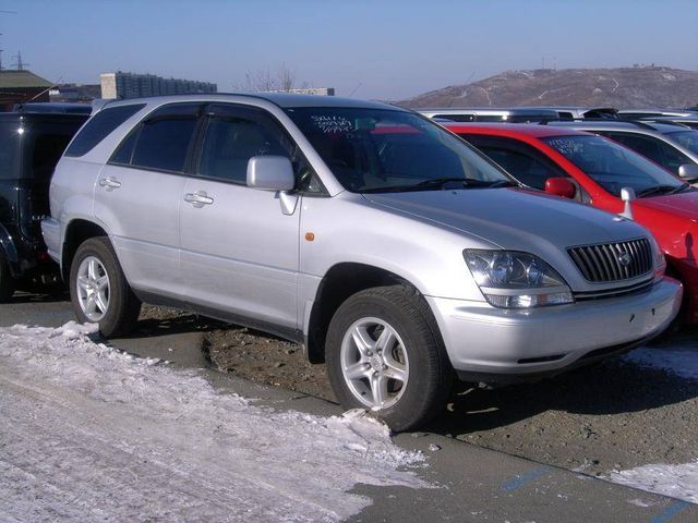 1999 Toyota Harrier