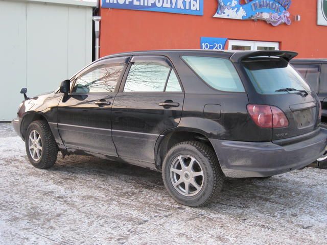 1999 Toyota Harrier