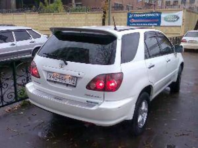 1999 Toyota Harrier