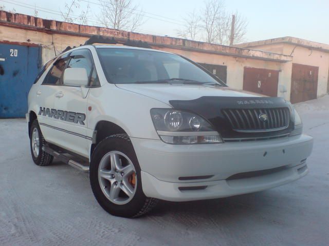 1999 Toyota Harrier