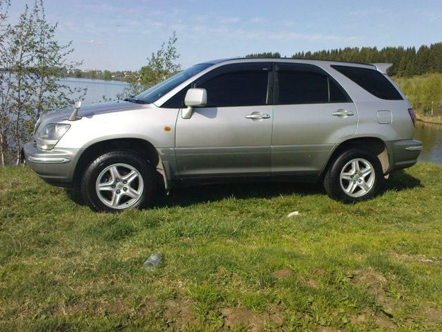 1999 Toyota Harrier