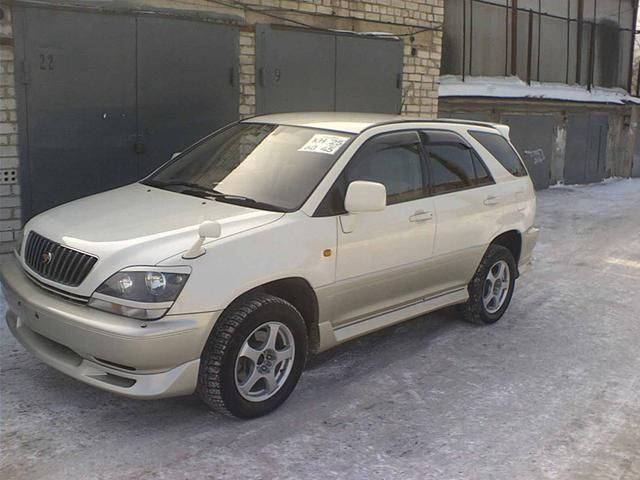 1999 Toyota Harrier
