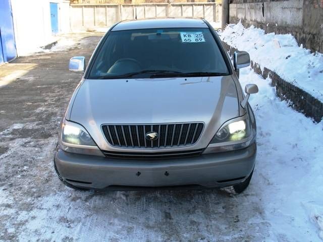 1999 Toyota Harrier