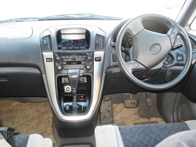 1999 Toyota Harrier