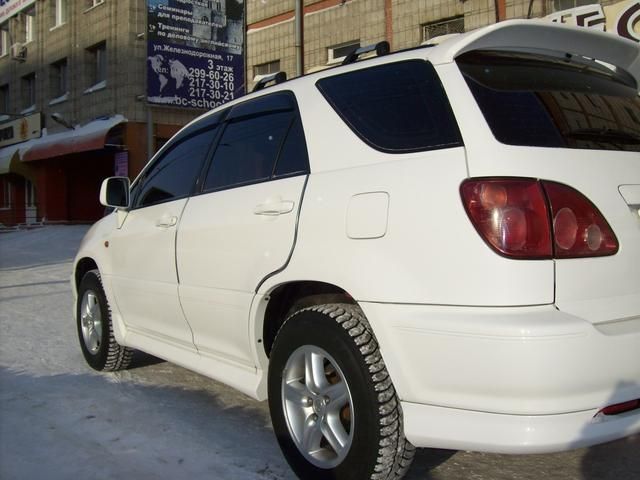 1999 Toyota Harrier