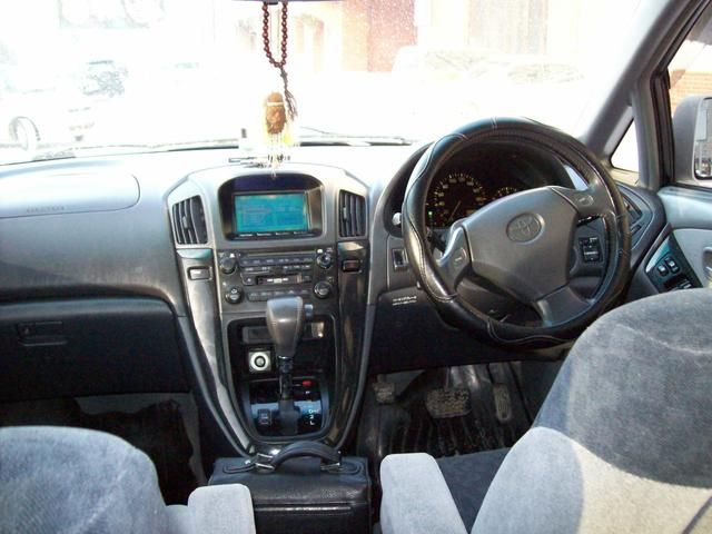 1999 Toyota Harrier