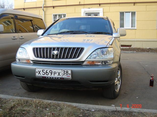 1999 Toyota Harrier