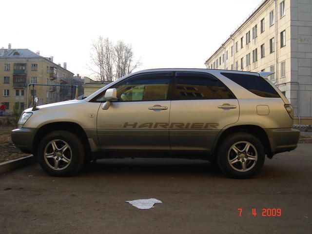 1999 Toyota Harrier