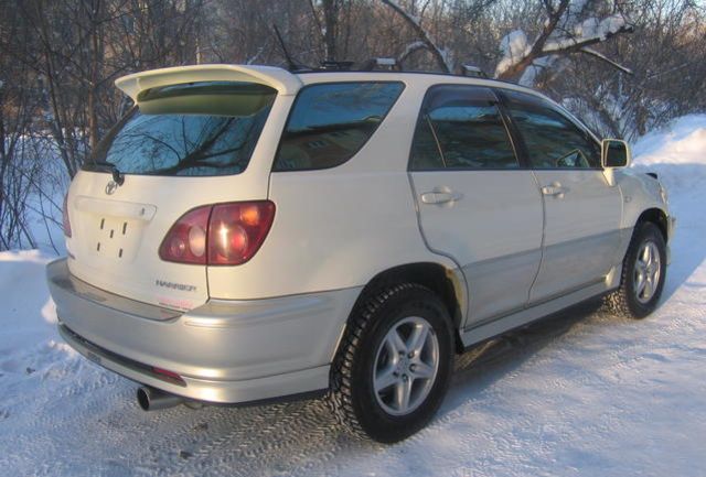 1999 Toyota Harrier