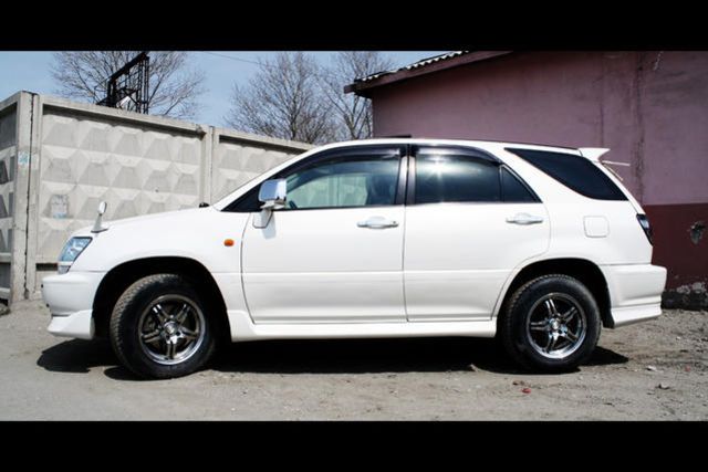 1999 Toyota Harrier
