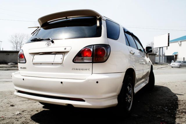 1999 Toyota Harrier