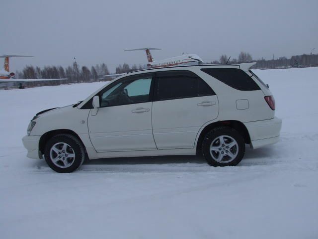 1999 Toyota Harrier