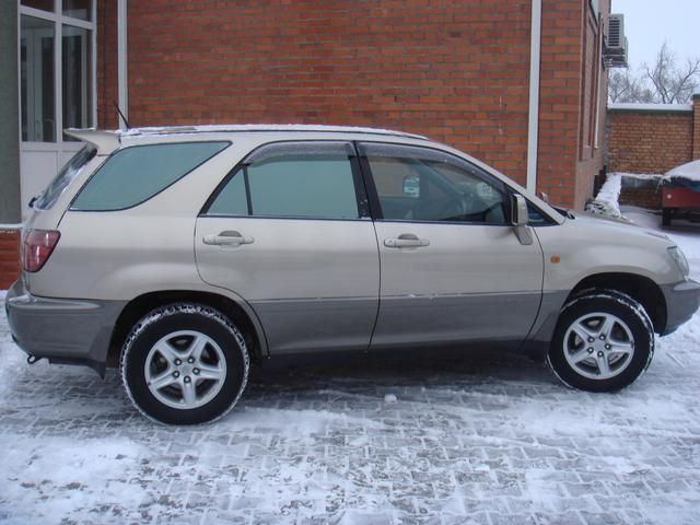1999 Toyota Harrier
