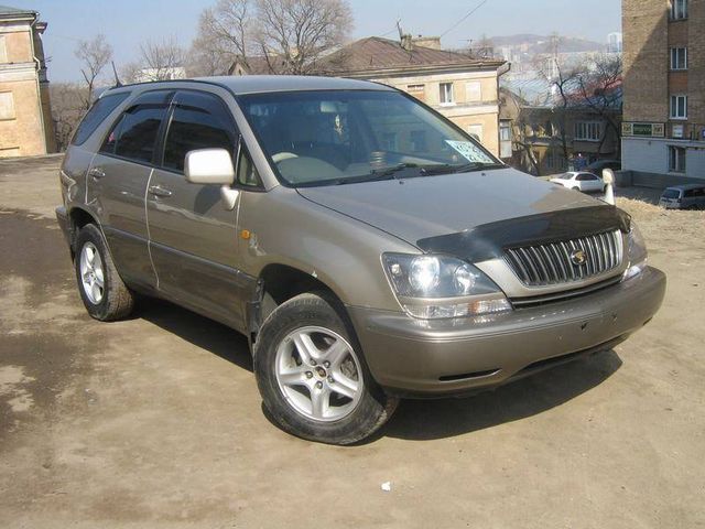 1999 Toyota Harrier