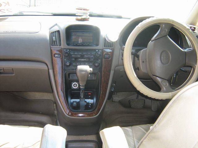 1999 Toyota Harrier