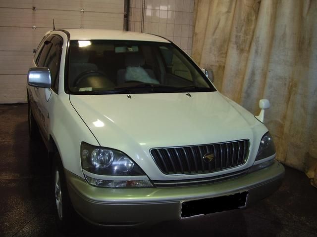1999 Toyota Harrier