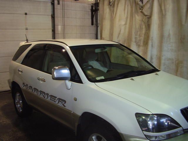 1999 Toyota Harrier