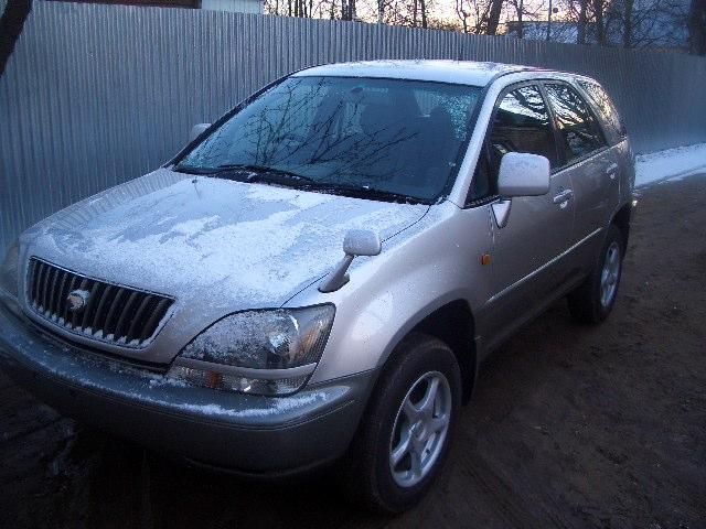 1999 Toyota Harrier