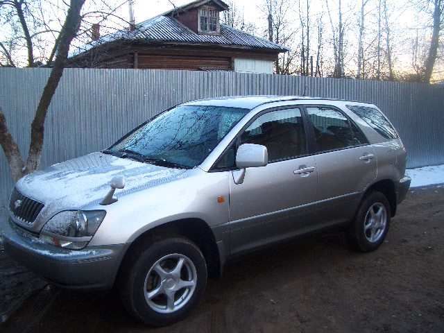 1999 Toyota Harrier