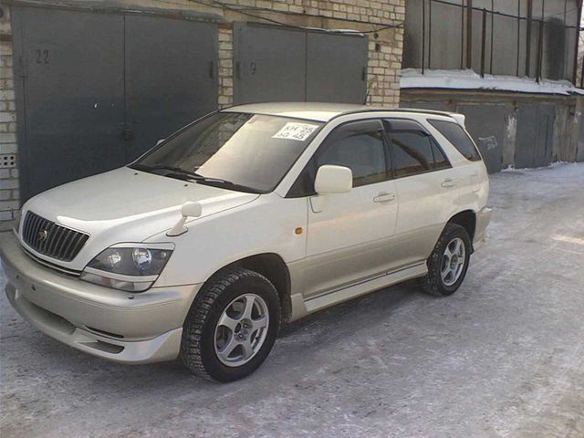 1999 Toyota Harrier