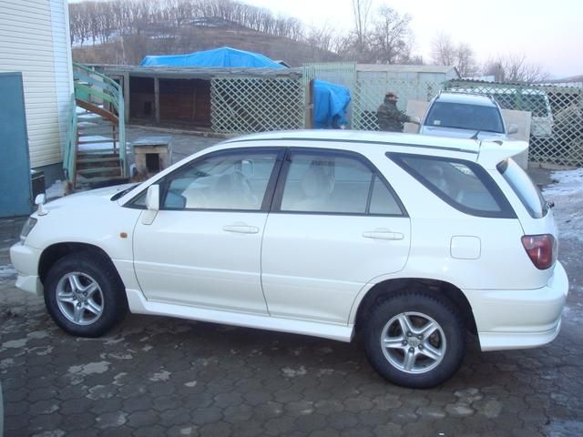 1999 Toyota Harrier