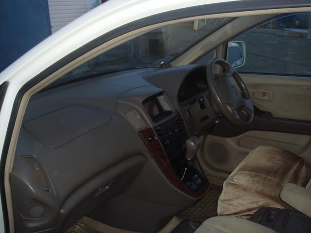 1999 Toyota Harrier