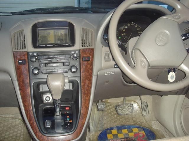 1999 Toyota Harrier