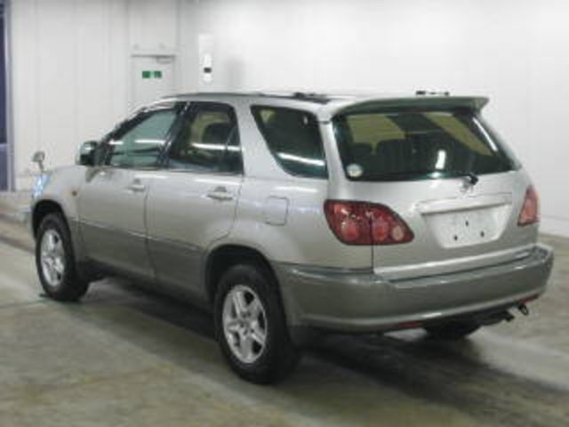 1999 Toyota Harrier