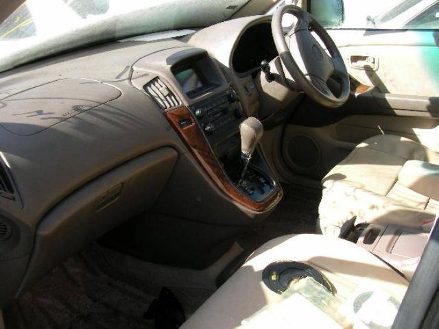 1999 Toyota Harrier
