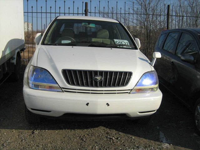 1999 Toyota Harrier