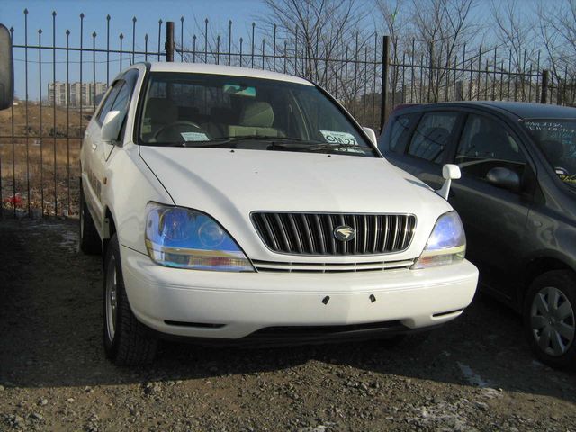 1999 Toyota Harrier