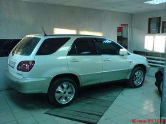 1999 Toyota Harrier