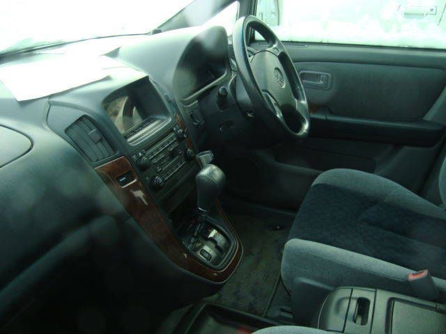 1999 Toyota Harrier