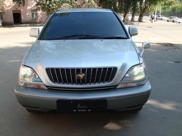 1999 Toyota Harrier