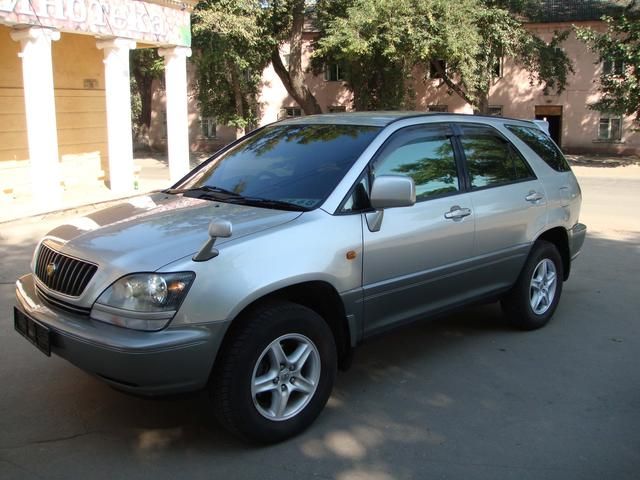 1999 Toyota Harrier