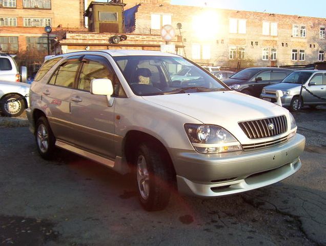 1999 Toyota Harrier