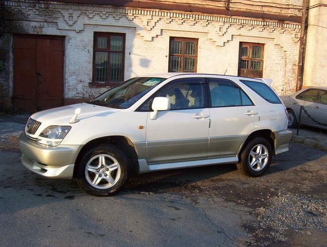 1999 Toyota Harrier