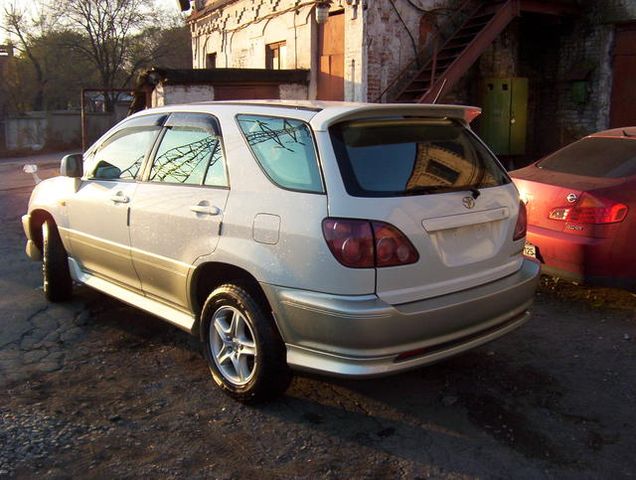 1999 Toyota Harrier