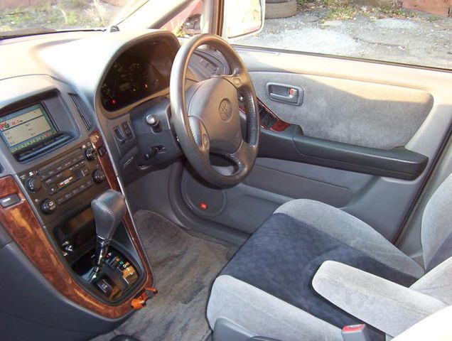 1999 Toyota Harrier