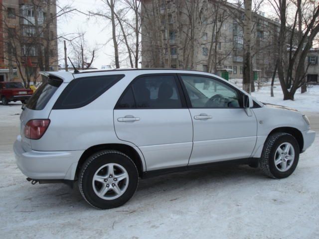 1999 Toyota Harrier