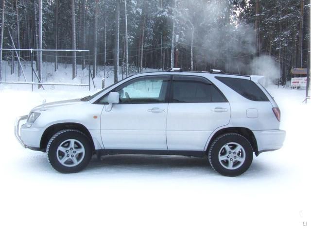 1999 Toyota Harrier