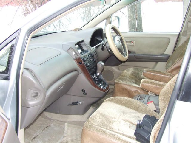 1999 Toyota Harrier