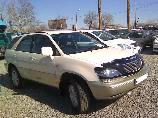 1999 Toyota Harrier